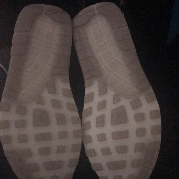 Nike Gym Shoe - Picture 3 of 7